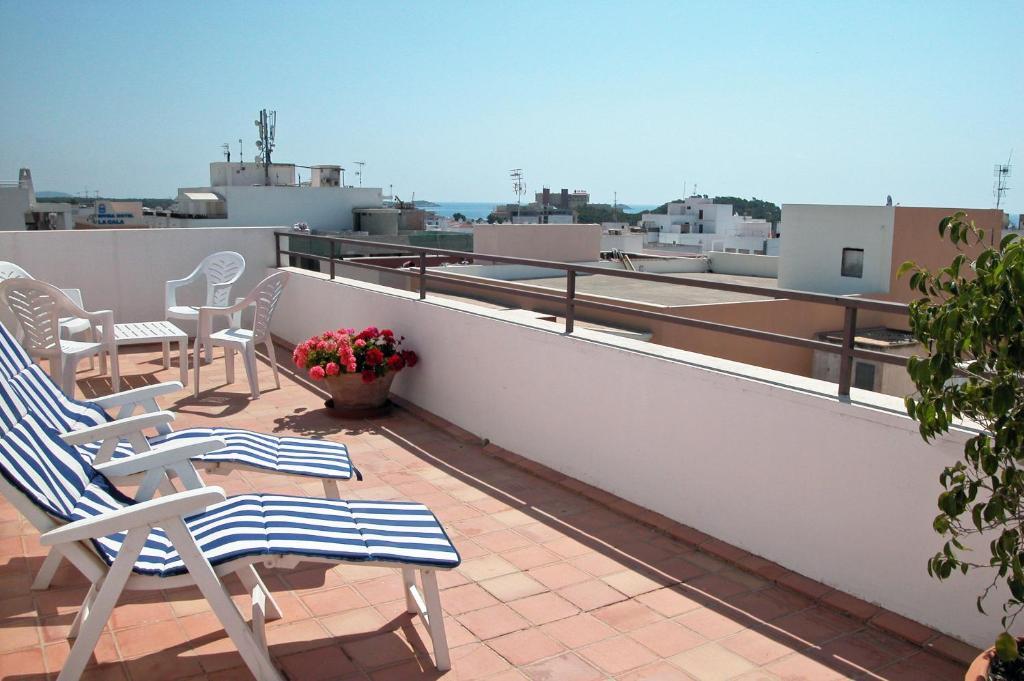 Apartamentos Ebusus Santa Eulária des Riu Quarto foto