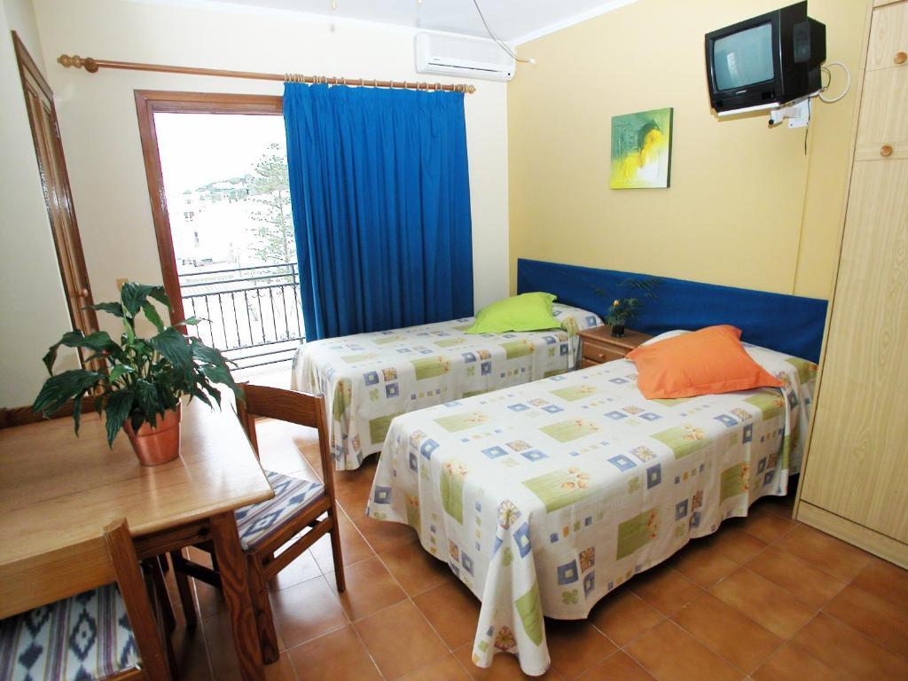 Apartamentos Ebusus Santa Eulária des Riu Quarto foto