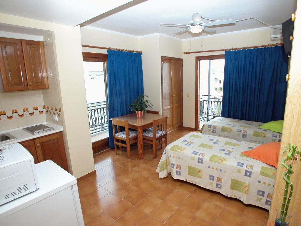Apartamentos Ebusus Santa Eulária des Riu Quarto foto